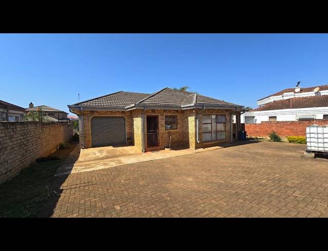 3 BEDROOM HOUSE FOR SALE IN LOUIS TRICHARDT